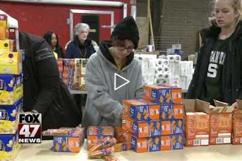 Hundreds of seniors receive gifts for Christmas