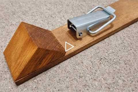 An extremely ingenious woodworking artisan's method