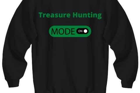 Treasure Hunting, black Sweatshirt. Model 64027