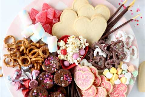 Easy Valentine’s Day Dessert Board!